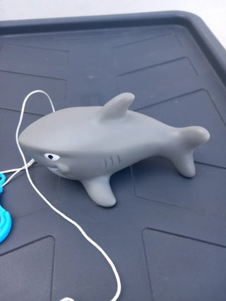 Tiburón de buceo con cuerda y clip