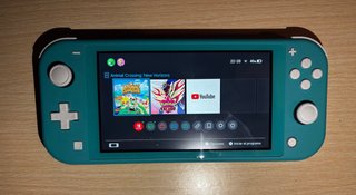 Nintendo Switch Lite + Pokémon Escudo