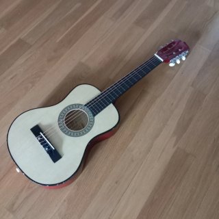 Guitarra infantil madera