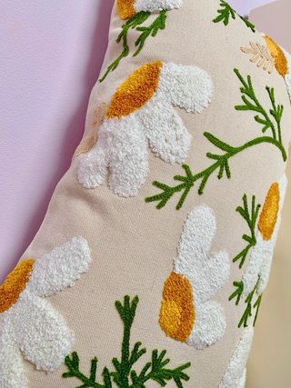 Funda para cojín 50x30.Bordado Margaritas.Algodon