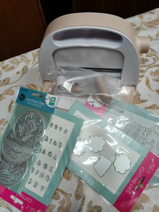 Macchina per Scrapbooking e Fustellatura