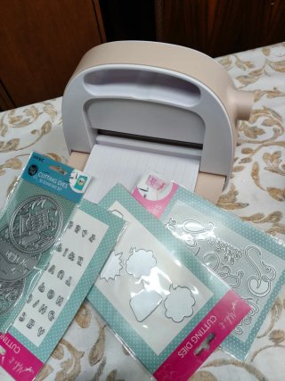 Macchina per Scrapbooking e Fustellatura