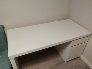 Escritorio MALM Ikea.