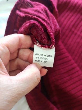Vestido granate de canalé con cordones
