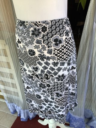 Gonna fantasia fiorata taglia 46