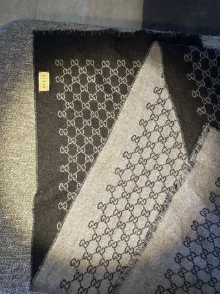 Bufanda Gucci original de seda