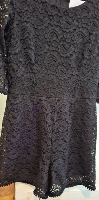 Mono corto encaje mujer