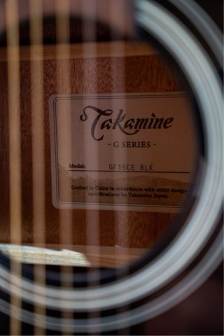 Guitarra Electroacústica Takamine GF15CE-BLK