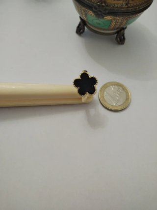 Anello fiore agata nera oro