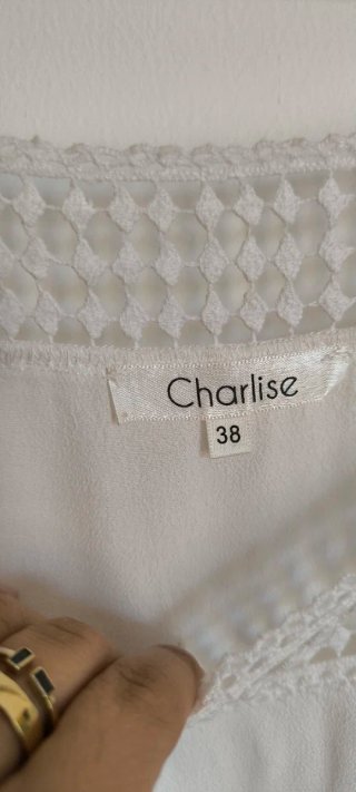 Top Charlise blanco con tirantes y encaje