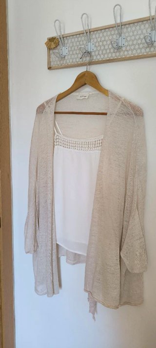 Top Charlise blanco con tirantes y encaje