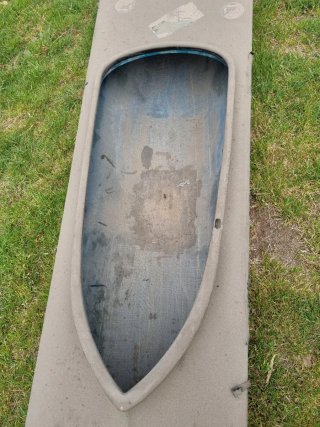 1 Canoa de fibra de vidrio Otra de madera