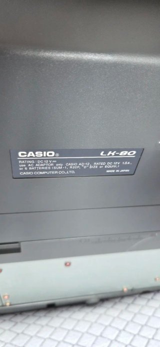 Teclado Casio LH-80 con soporte.
