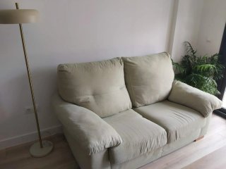 Sofá beige 2 plazas tela