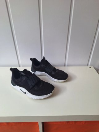 Zapatillas Nike Renew In SeasonTR 9  mujer deporte