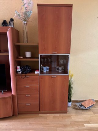 Mueble de comedor madera y cristal