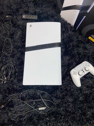 PlayStation 5 Pro 2TB + controller + extra