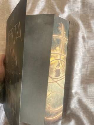 Libros fantasía nuevos y en buenas condiciones.