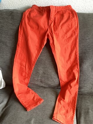 Pantalón vaquero rojo