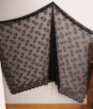 Mantilla Negra Encaje S.Santa (Excelente estado)