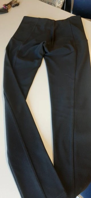 Pantaloni neri