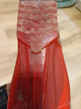 Botas de esquí rojas y plateadas xwave