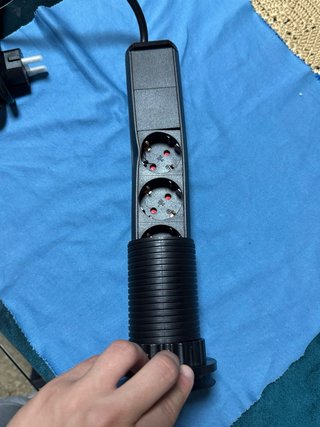 Enchufe retráctil 3 tomas + USB