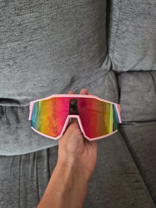 Gafas de sol metalizadas rosas