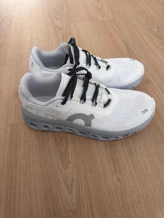 Zapatillas On Running Blancas y Grises