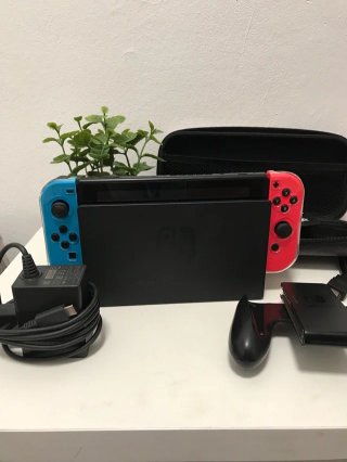 Nintendo Switch COMPLETA con custodia