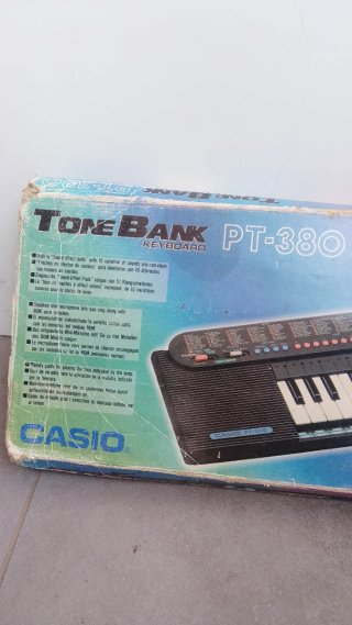 Teclado Casio Tone Bank PT-380 con Micrófono