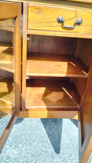 Aparador madera maciza roble con cristal