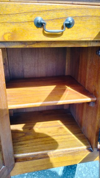Aparador madera maciza roble con cristal