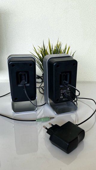Altavoces Logitech Negros y Plateados