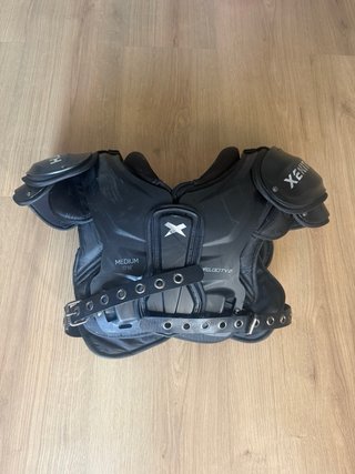 Casco y coraza fútbol americano. 1 año.