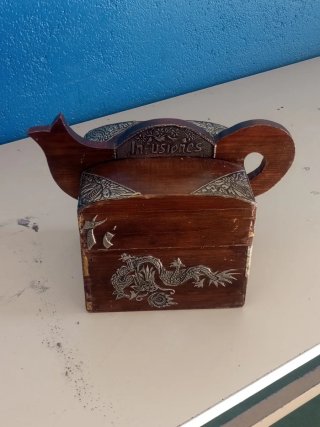 Caja artesana para infusiones de madera