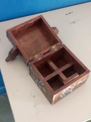 Caja artesana para infusiones de madera
