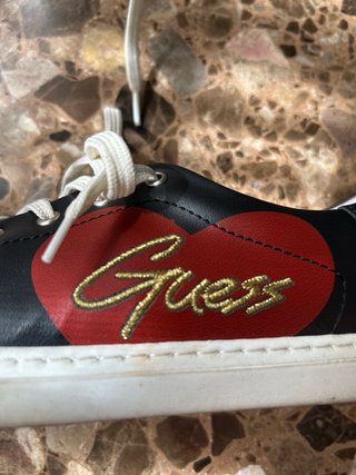 Zapatillas Guess Negras Talla 39 Son muy bonitas