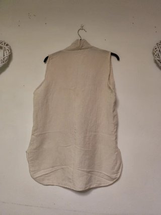 Blusa sin mangas beige