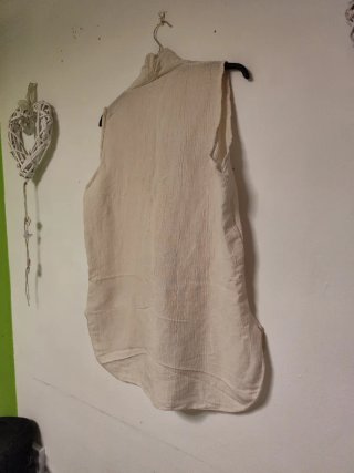 Blusa sin mangas beige