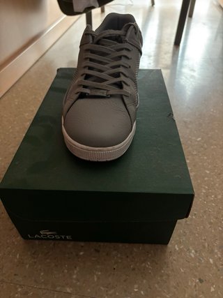 Zapatos Lacoste Grises y Negros