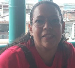 Busco empleo por horas o externa