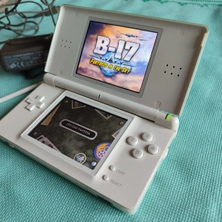 Nintendo DS Lite Bianca + 2 Giochi
