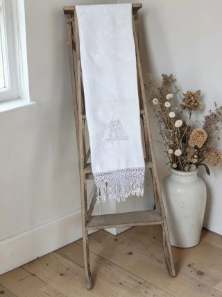 Textil antiguo toalla con monograma y flecos