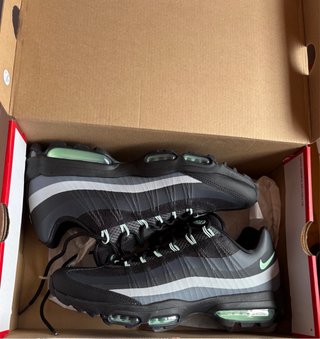 Nike Air Max 95 Negro y Verde