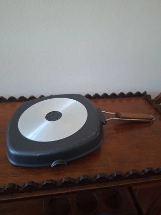 Sartén Parrilla Cuadrada 28cm Mango Madera