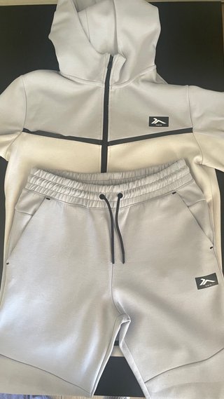 Conjunto chándal Tenth