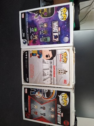 Funko Pop Marvel 871, 605 y DC 402