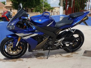 Yamaha R1 2006 Azul
