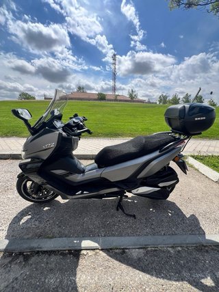 Daelim XQ2 Maxi Scooter Plata